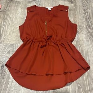 Brick red zip up front tie tank